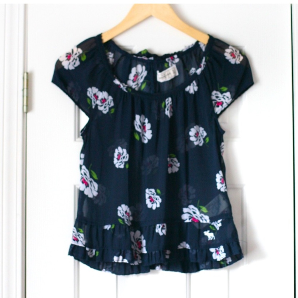 Like new A&F airy floral top